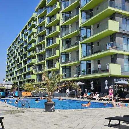 Casa Culorilor & Prima Linie La Mare Апартаменты Нэводари